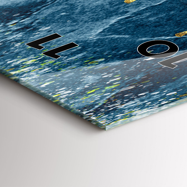 Vertikale Uhr Dekoratives Muster und Gold