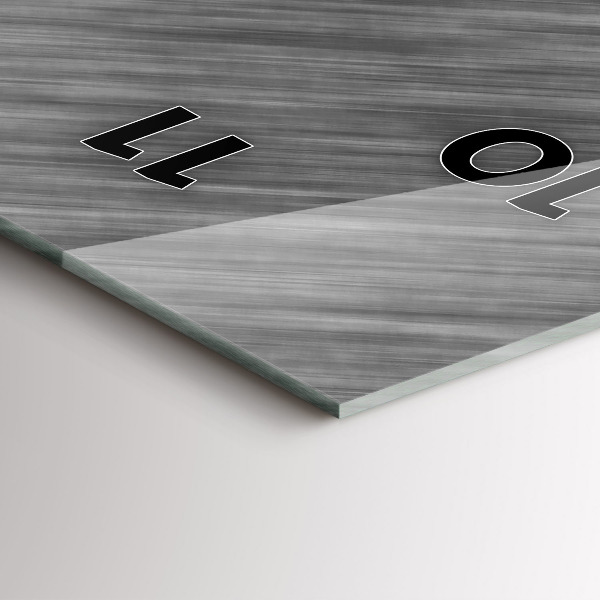 Vertikale Uhr mit motiv Metallwand