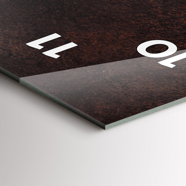 Vertikale Uhr Tasse Kaffee