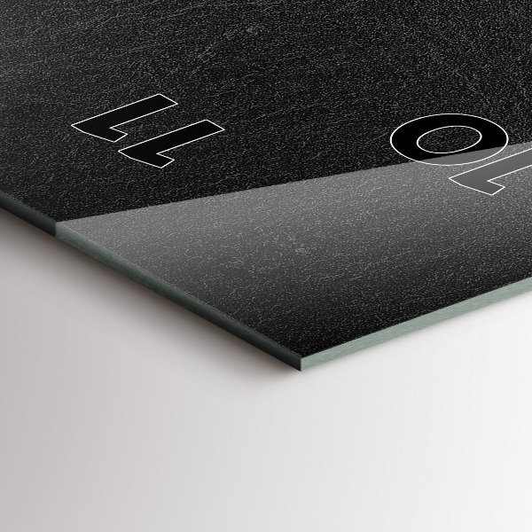 Vertikale Uhr Dunkler Fels