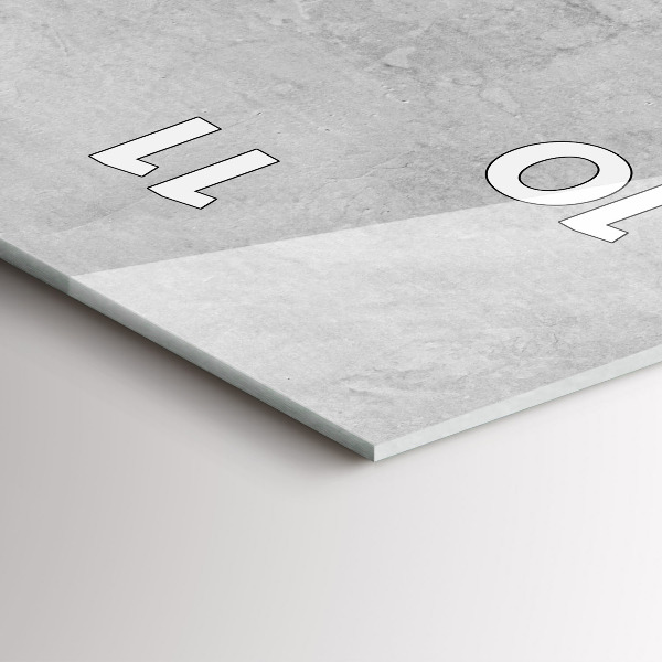 Vertikale Uhr Steinmauer