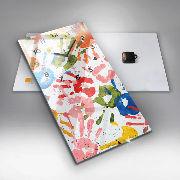 Vertikale Uhr Handabdrücke von Kindern