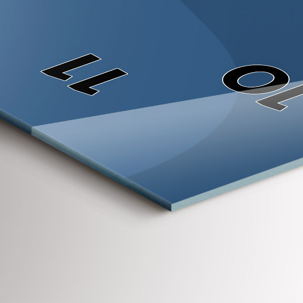 Vertikale Uhr Blaue Wellen