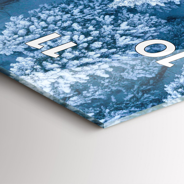 Vertikale Uhr Wald aus einer Drohne