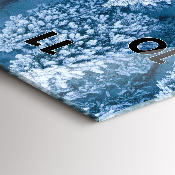 Vertikale Uhr Wald aus einer Drohne