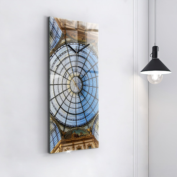 Vertikale Uhr Einkaufszentrum in Mailand