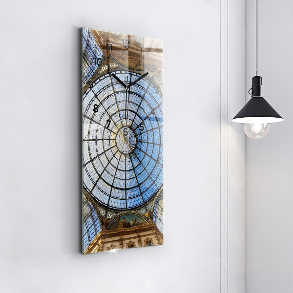 Vertikale Uhr Einkaufszentrum in Mailand