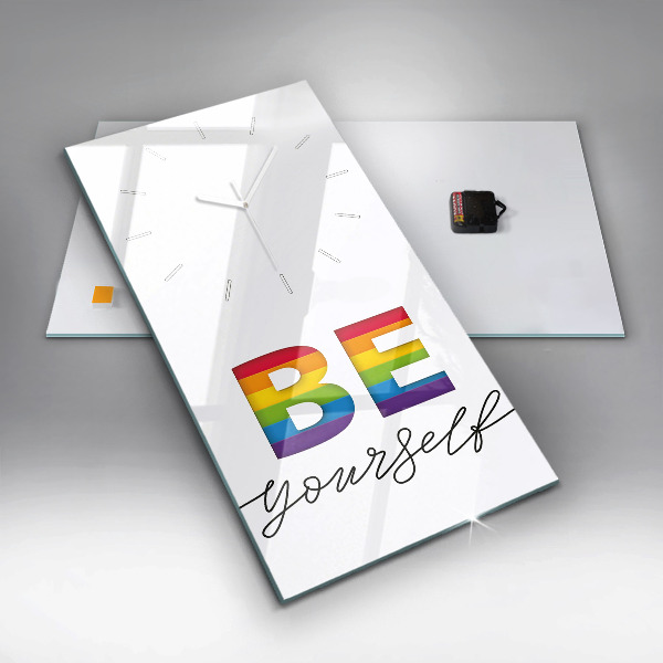 Vertikale Uhr Sei du selbst Inschrift