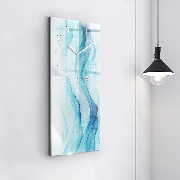 Vertikale Uhr Blaue Wolken