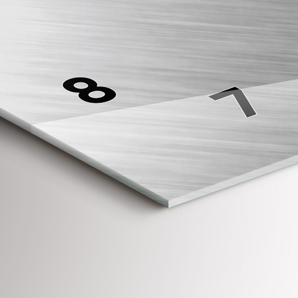 Horizontale Uhr Metallwand