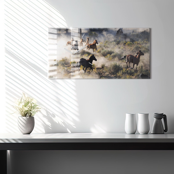 Horizontale Uhr mit motiv Herde von rasenden Pferden