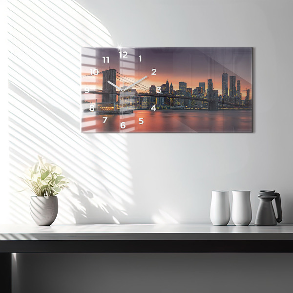 Horizontale Uhr New Yorker East River