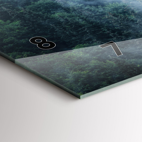 Horizontale Uhr Neblige Berglandschaft