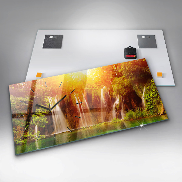 Horizontale Uhr mit motiv Blick auf einen Wasserfall