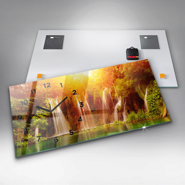 Horizontale Uhr mit motiv Blick auf einen Wasserfall