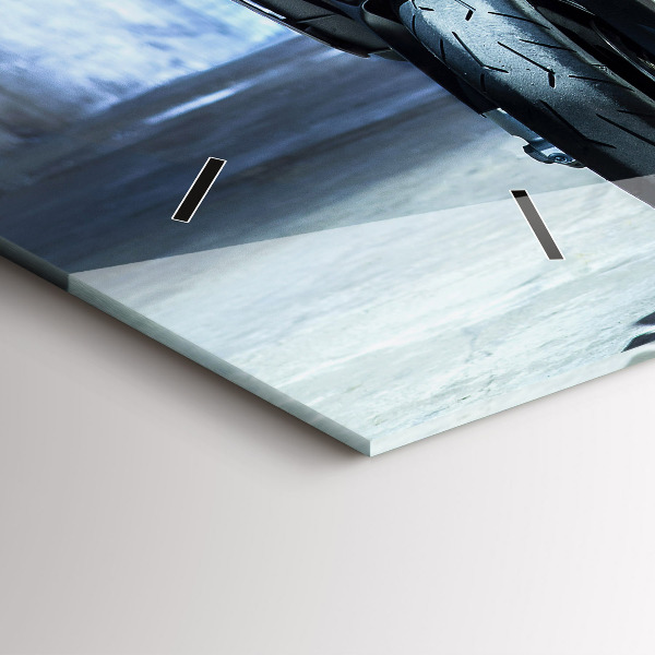 Horizontale Uhr mit motiv Motorrad in einer Gasse