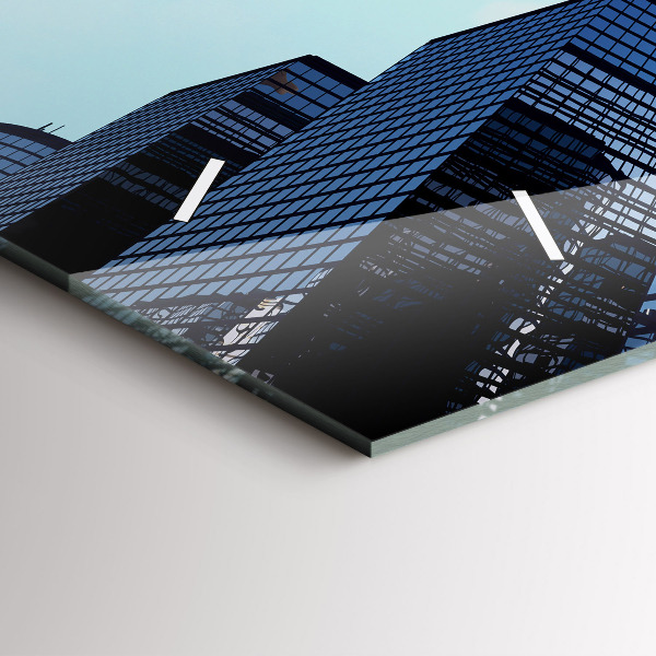 Horizontale Uhr mit motiv Flugzeug über Gebäuden