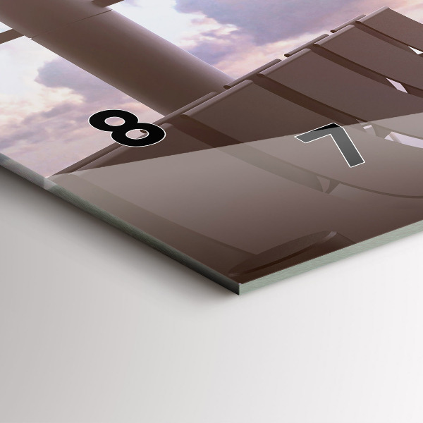 Horizontale Uhr Mann auf dem Flughafen