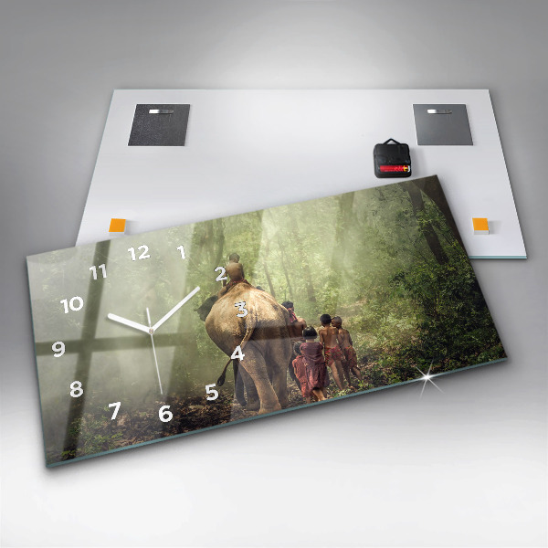 Horizontale Uhr Kinder führen einen Elefanten