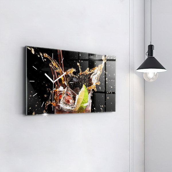 Horizontale Uhr Getränk auf dem Eis