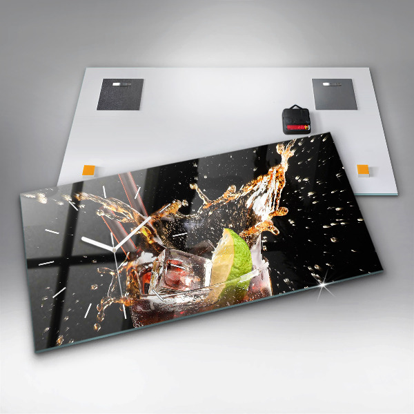 Horizontale Uhr Getränk auf dem Eis