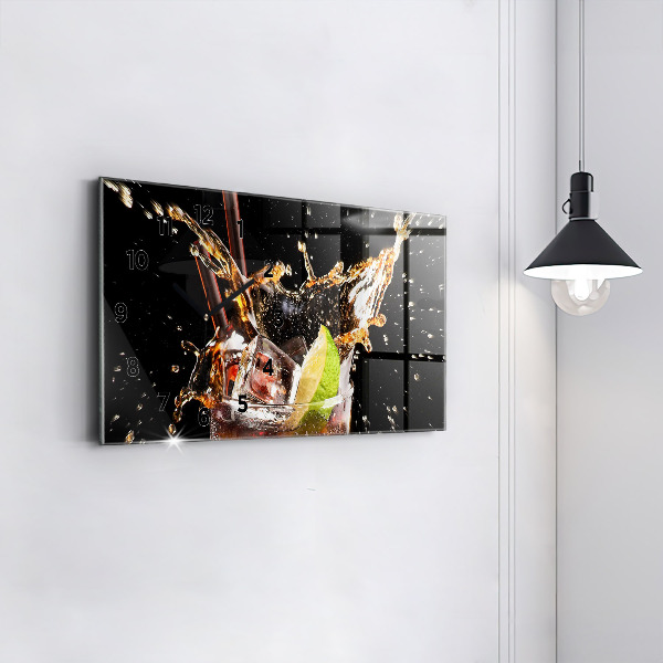 Horizontale Uhr Getränk auf dem Eis