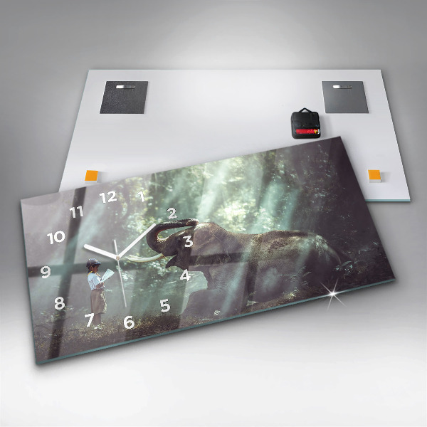 Horizontale Uhr Junge liest ein Buch