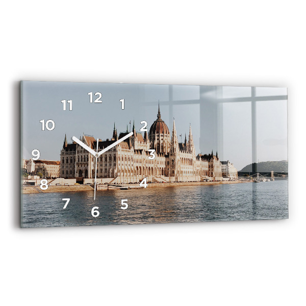 Horizontale Uhr Das Parlament in Budapest