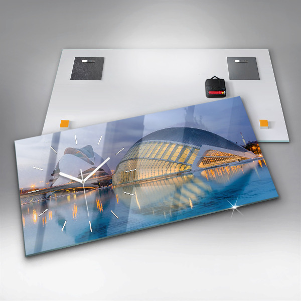 Horizontale Uhr mit motiv Sonnenuntergang in der Stadt