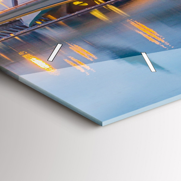 Horizontale Uhr mit motiv Sonnenuntergang in der Stadt