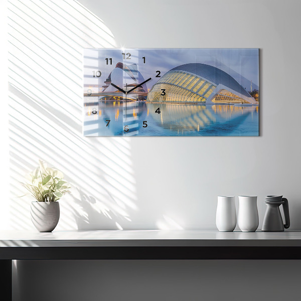 Horizontale Uhr mit motiv Sonnenuntergang in der Stadt