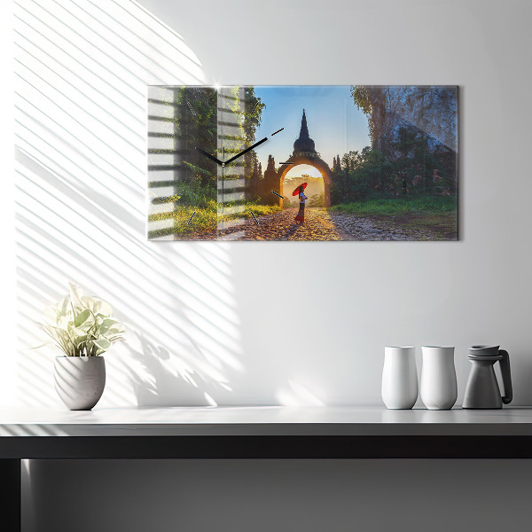 Horizontale Uhr Surat Thani Park in Thailand