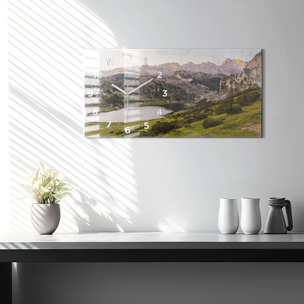 Horizontale Uhr mit motiv See und Berge in den Pyrenäen