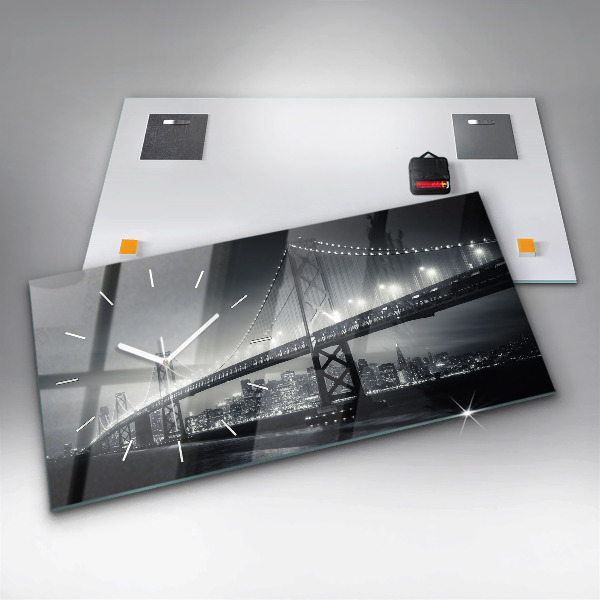 Horizontale Uhr Brücke bei Nacht in San Francisco