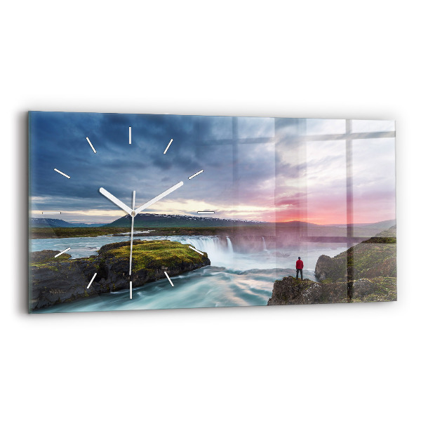 Horizontale Uhr Landschaft mit Wasserfall