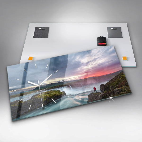 Horizontale Uhr Landschaft mit Wasserfall