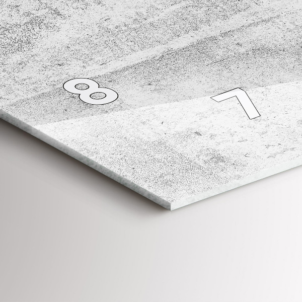 Horizontale Uhr Betonwand