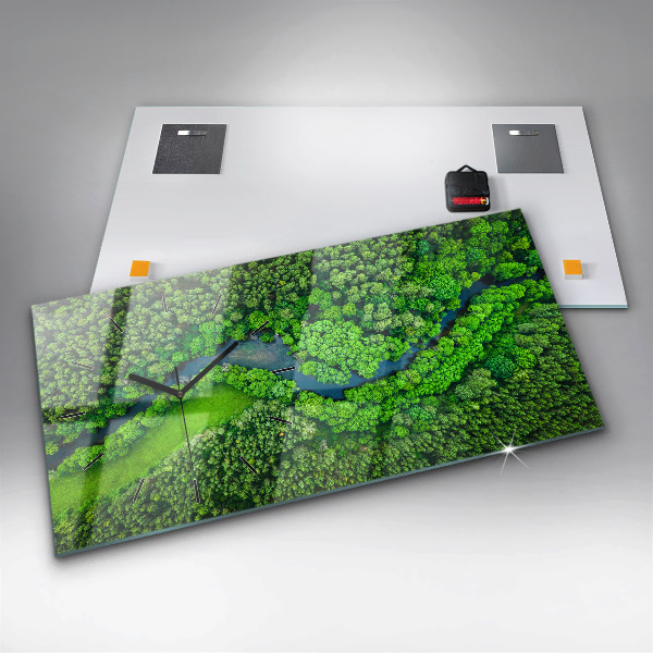 Horizontale Uhr Fluss im Wald