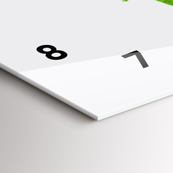 Horizontale Uhr Karte mit grünem Gras