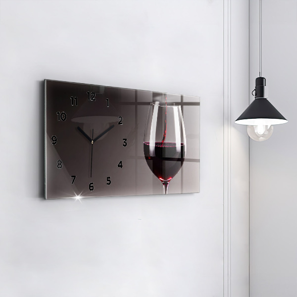 Horizontale Uhr Lampe mit Rotwein