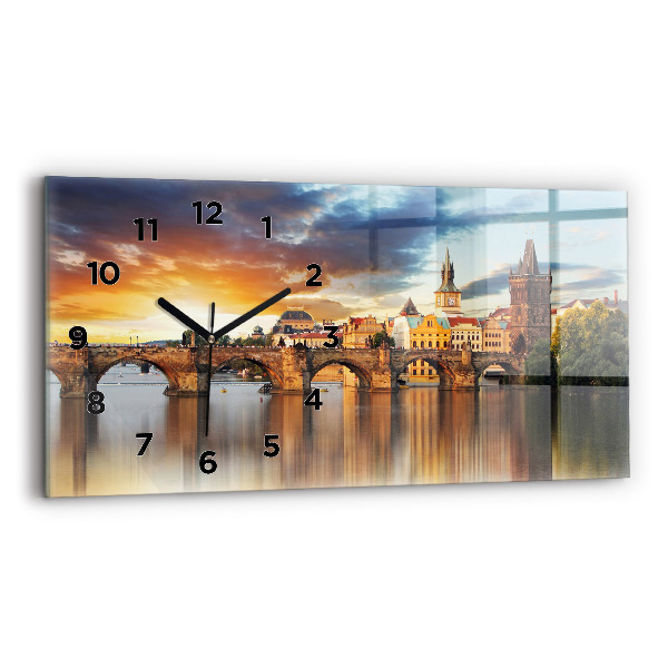 Horizontale Uhr mit motiv Panorama über einen Fluss