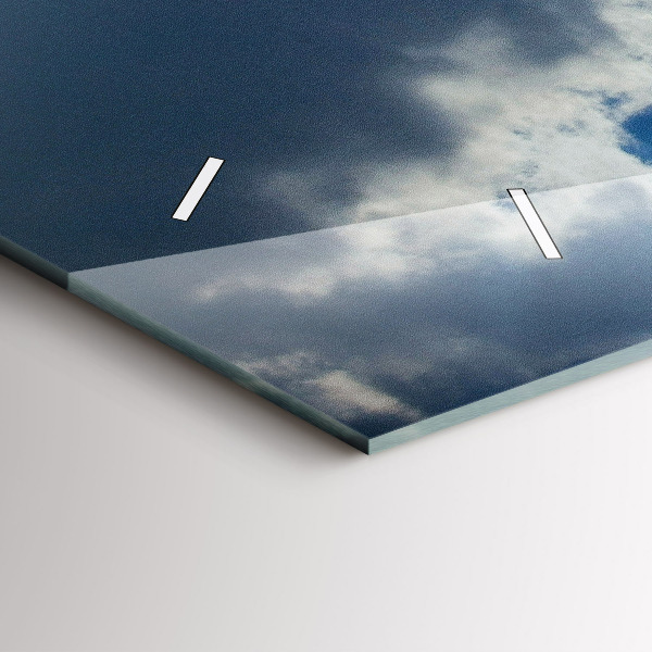 Horizontale Uhr Polnische Flagge gegen den Himmel