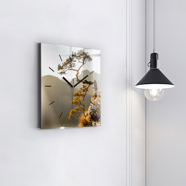 Wanduhr modern quadratisch Baum in den Bergen