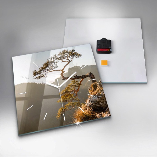 Wanduhr modern quadratisch Baum in den Bergen