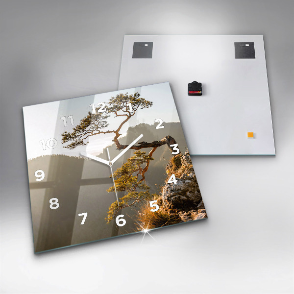 Wanduhr modern quadratisch Baum in den Bergen