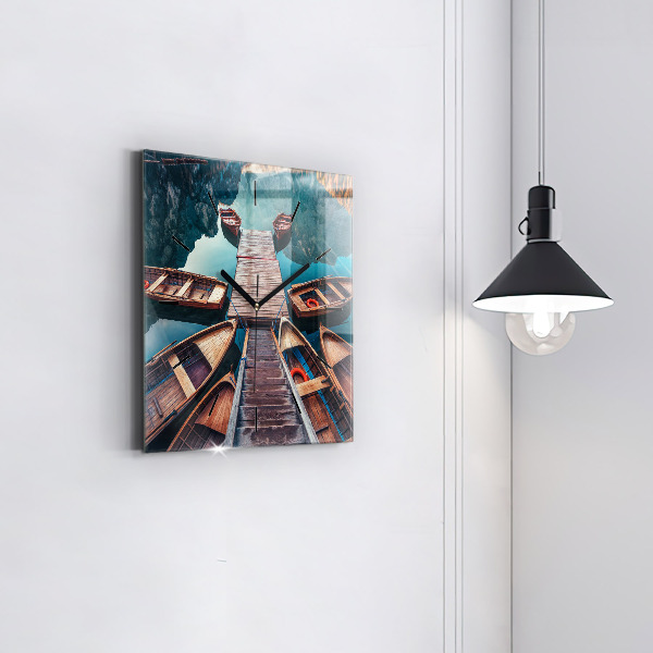 Wanduhr modern quadratisch Plattform und See