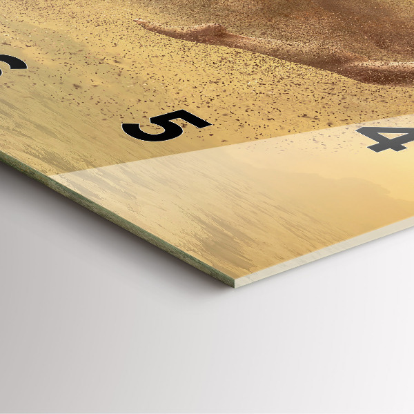 Wanduhr modern quadratisch Frau in Figur