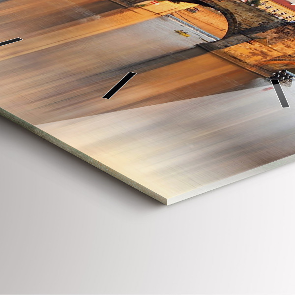 Wanduhr modern quadratisch Panorama über einen Fluss