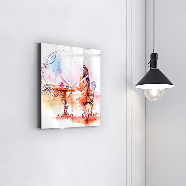 Wanduhr modern quadratisch Frau trinkt Tee