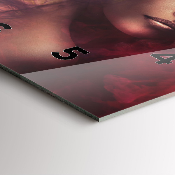 Wanduhr quadratisch Porträt einer Frau